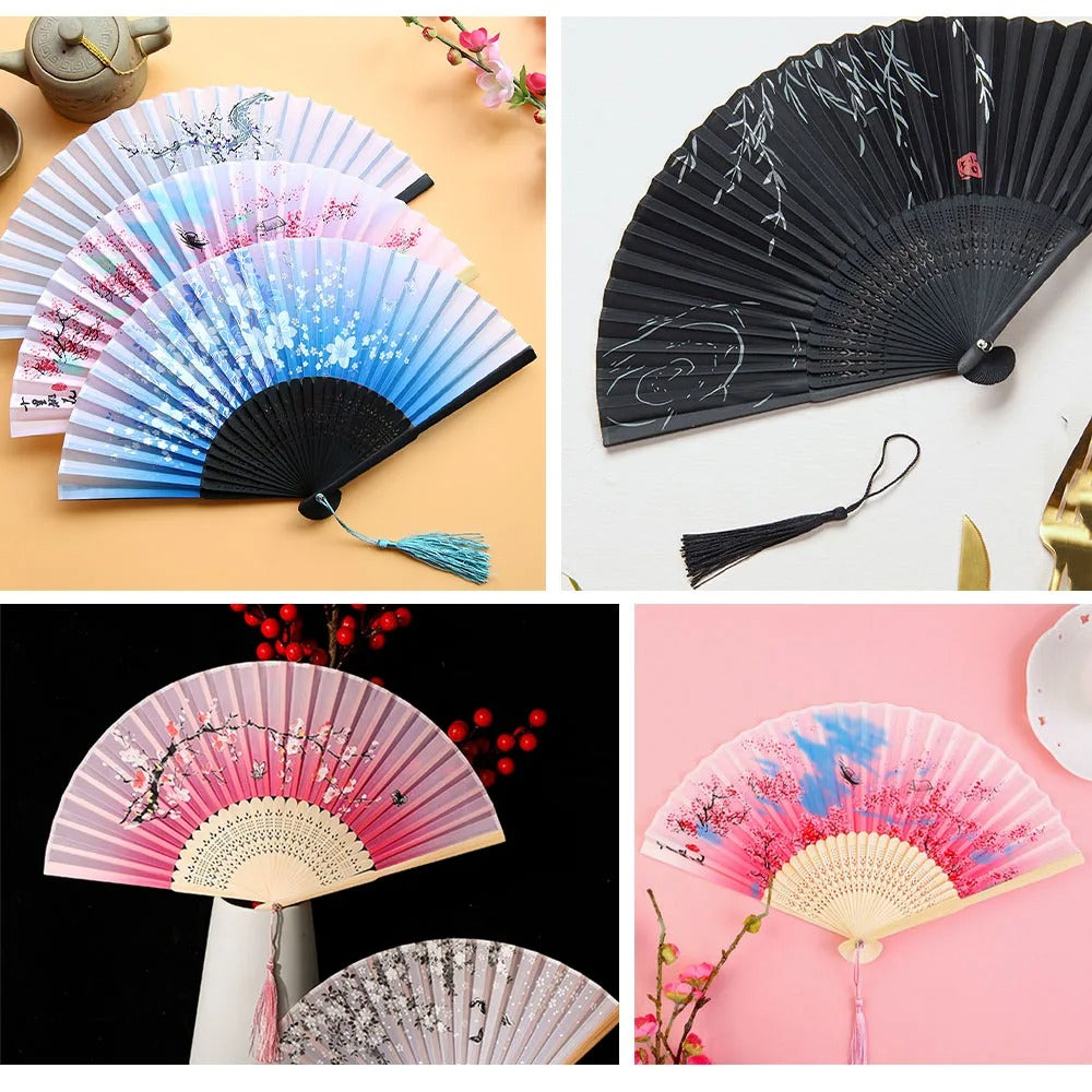 Traditionel blomstret håndvifte i japansk stil