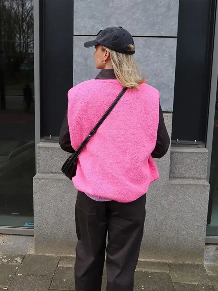 Trendy vest til damer med knapper