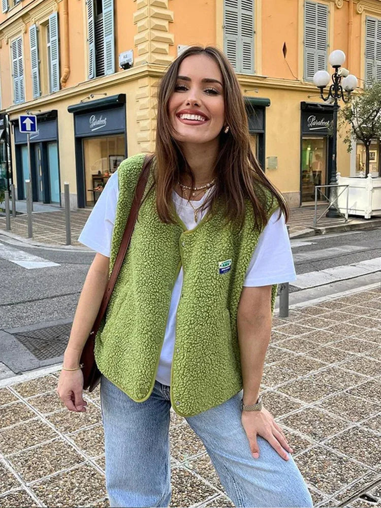 Trendy vest til damer med knapper