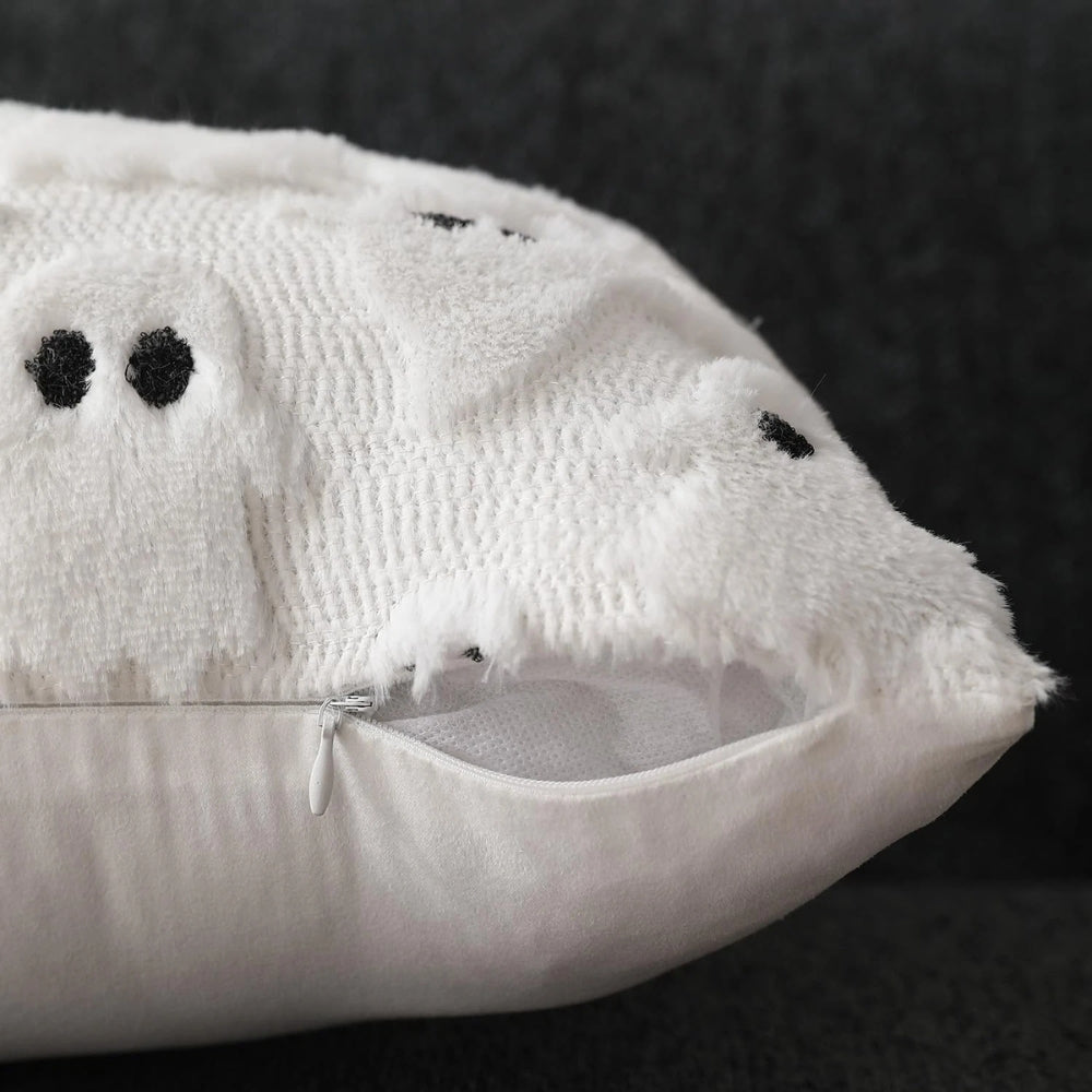 Uhyggeligt Halloween-pudebetræk i plys med spøgelser