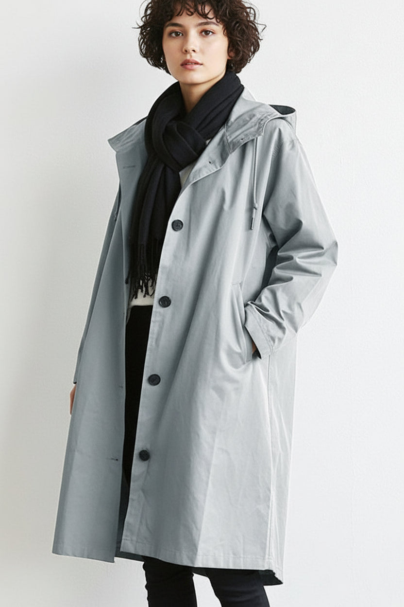 Vandtæt regntrenchcoat med hætte til damer - let og stilfuld